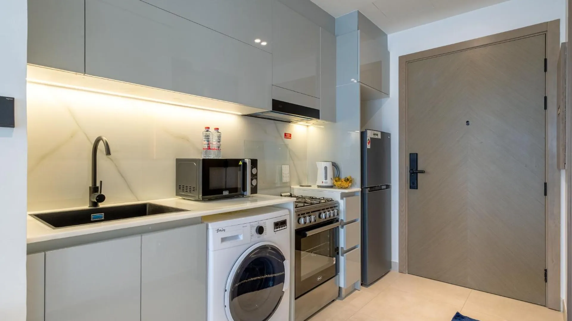 Apartment Business Bay Studio Binghatti Canal With Terrace Dubai United Arab Emirates