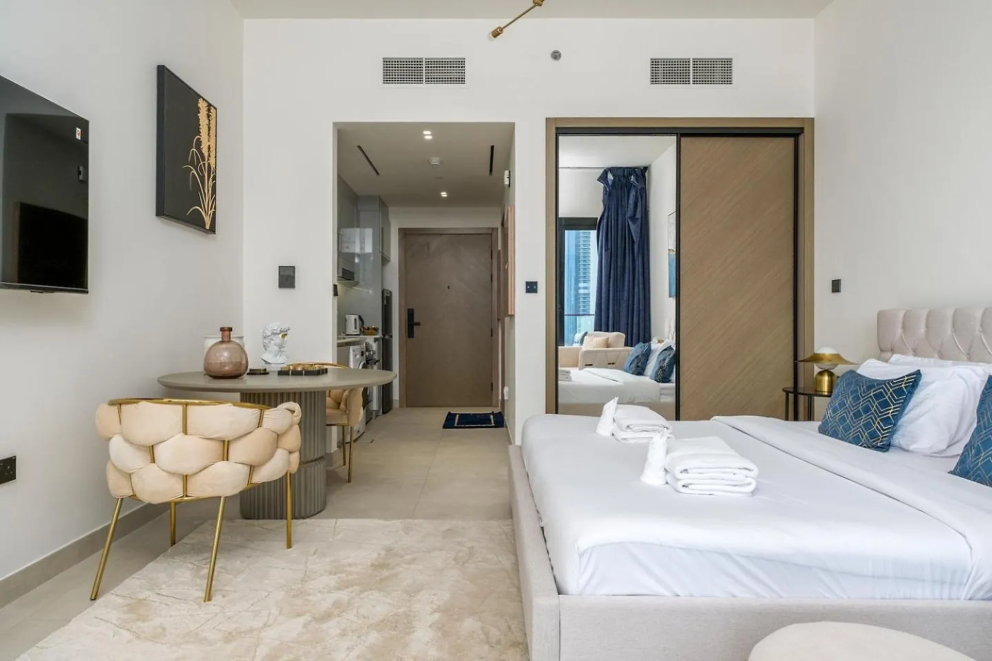 Business Bay Studio Binghatti Canal With Terrace Dubai Apartment