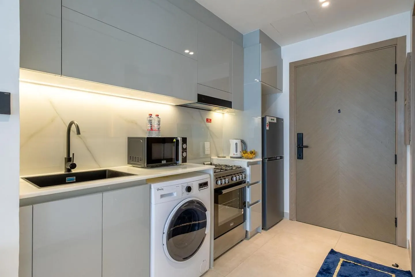 Business Bay Studio Binghatti Canal With Terrace Dubai Apartment