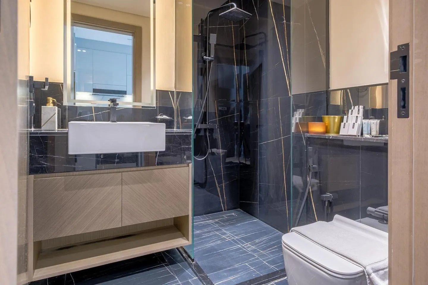 דובאי Business Bay Studio Binghatti Canal With Terrace