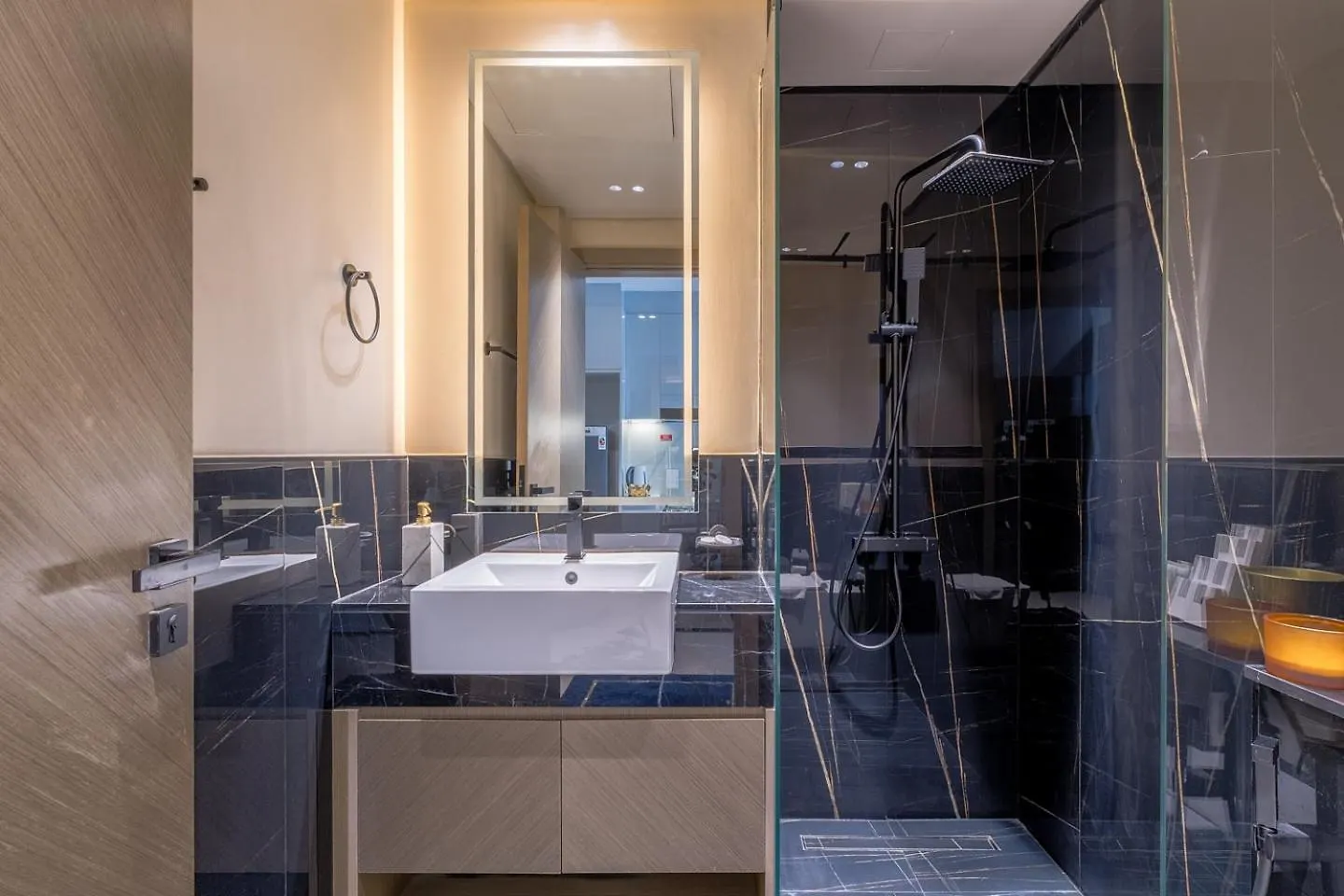 דירה דובאי Business Bay Studio Binghatti Canal With Terrace