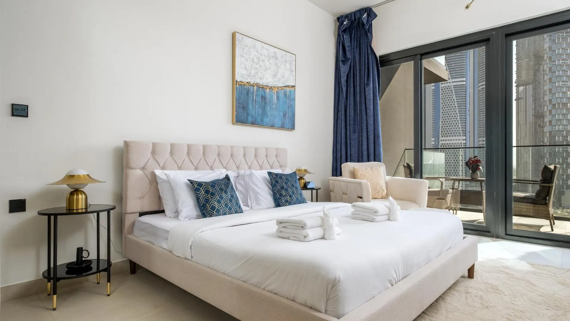 דובאי Business Bay Studio Binghatti Canal With Terrace איחוד האמירויות הערביות