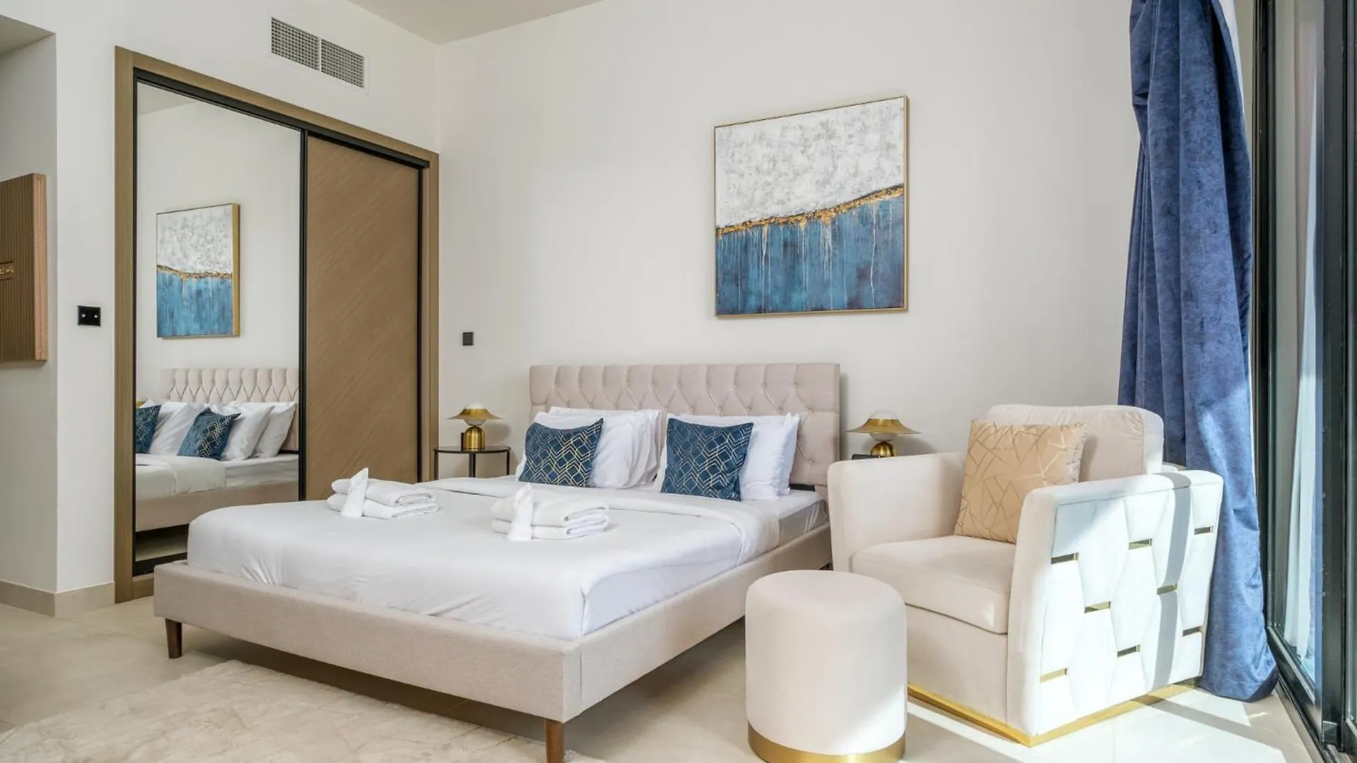 דובאי Business Bay Studio Binghatti Canal With Terrace דירה